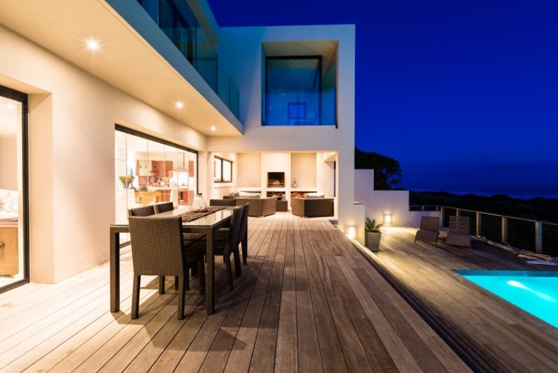 Decking Wollongong specialilsing in pool decking services