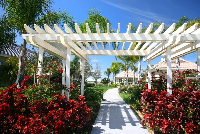 Expert pergola builders at work in Wollongong